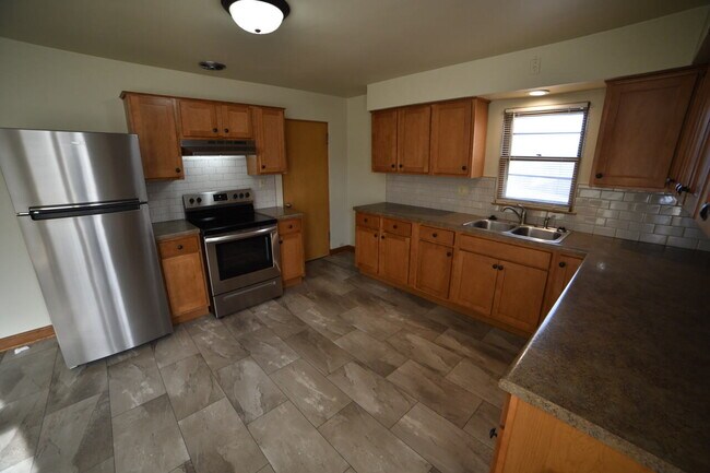 Building Photo - 3330 N 55th St
