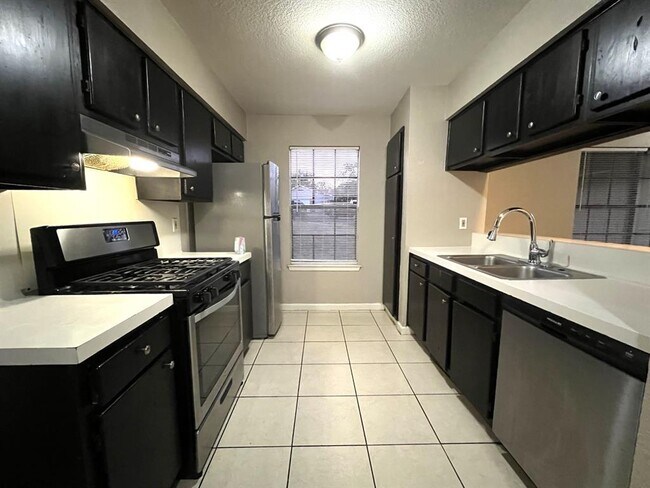 Foto del edificio - 11403 Walnut Ridge Dr