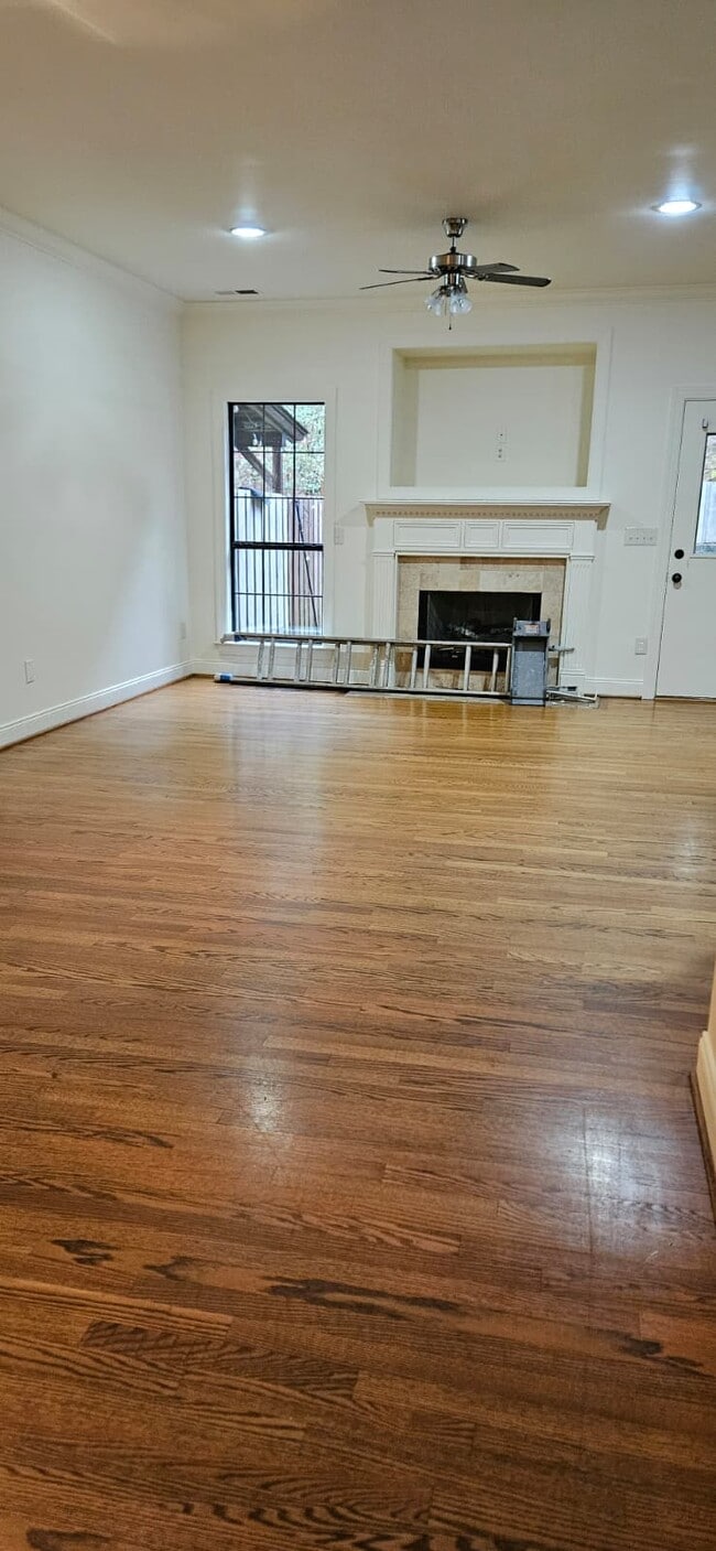 Living area - 344 Amber Ln