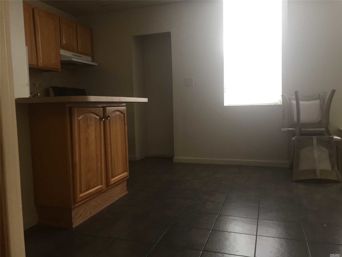 Foto del edificio - 93-18 101st Ave