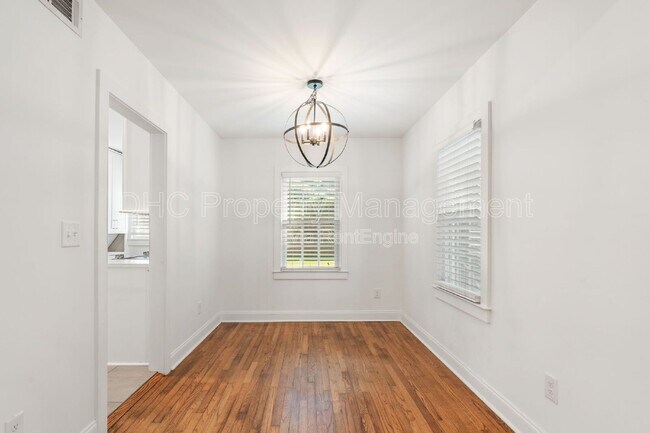 Foto del edificio - 402 S Columbia Dr