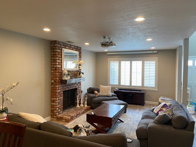 Building Photo - 1720-1722 Harriman Ln
