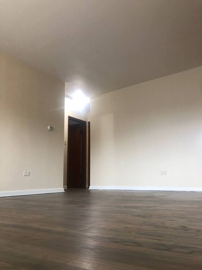 Foto del edificio - 8101 W Grand Ave