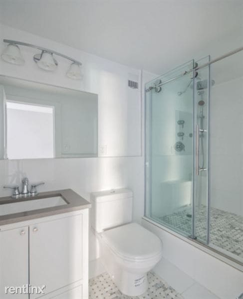 Building Photo - 440 E 23rd St