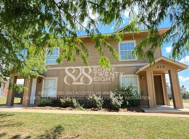 Foto del edificio - AVAILABLE NOW! 2 Bed/1.5 Bath Duplex Townh...