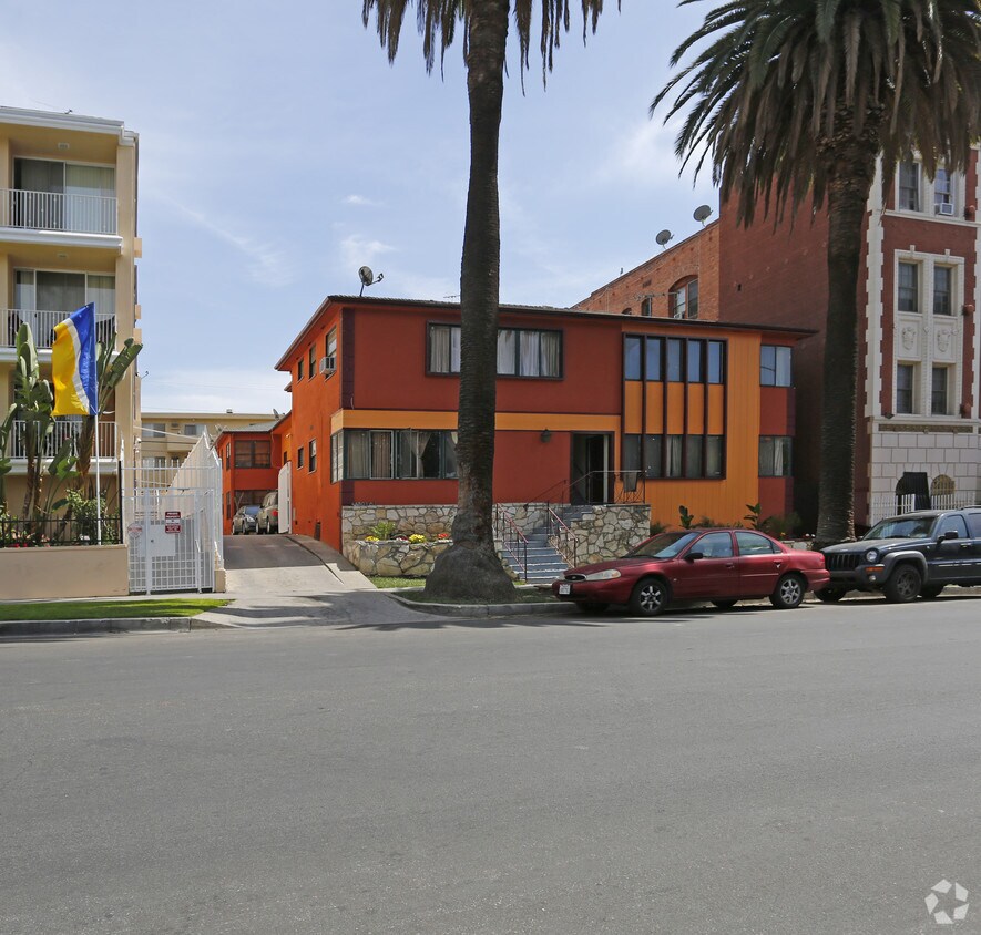 Primary Photo - Casa De Catalina