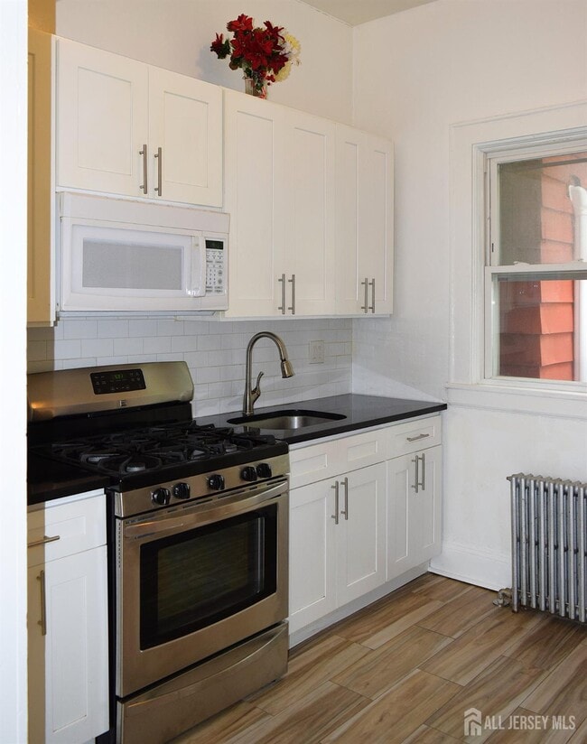 Building Photo - 219 Avenel St
