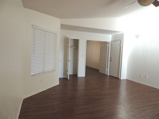 Building Photo - 3036 Quantana Way
