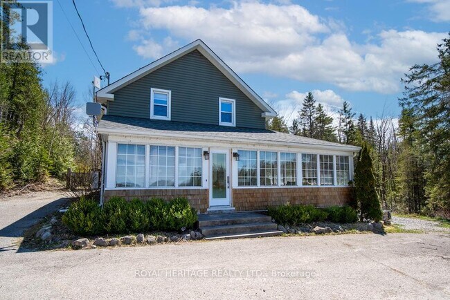 Photo du bâtiment - 1074 Lakehurst Rd