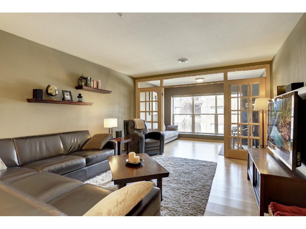 Main Area 1 (furnished) - 301 Oak Grove St