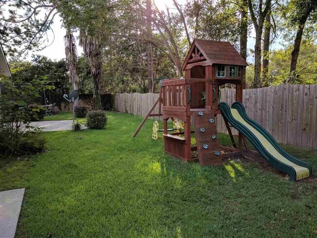 Foto del edificio - Stunning 3-Bed, 2-Bath Home in the Heart of Killearn Estates!