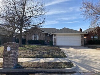 Building Photo - 13101 Mapleleaf Dr