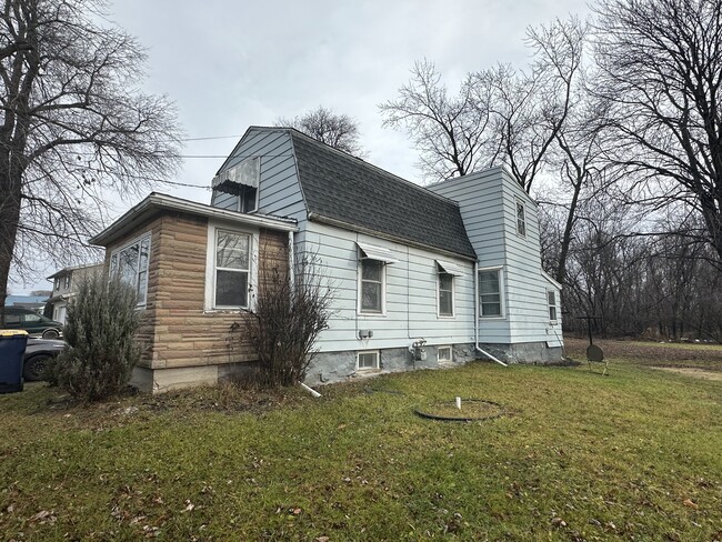 Building Photo - 54 Crosby Ave