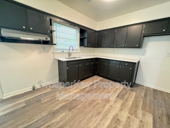 Building Photo - 2241 Japonica Dr