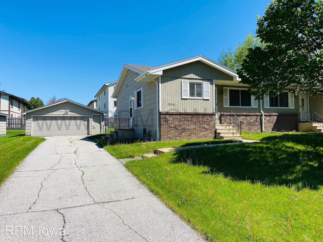 2 br, 1 bath House 2016 NW 10th Street House for Rent in Ankeny, IA