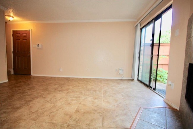 Building Photo - 4252 Madera Rd
