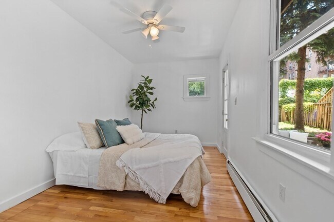 Foto del edificio - 431 E 3rd St