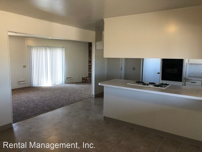 Building Photo - 4 br, 2.5 bath House - 2029 E. Bellevue Road