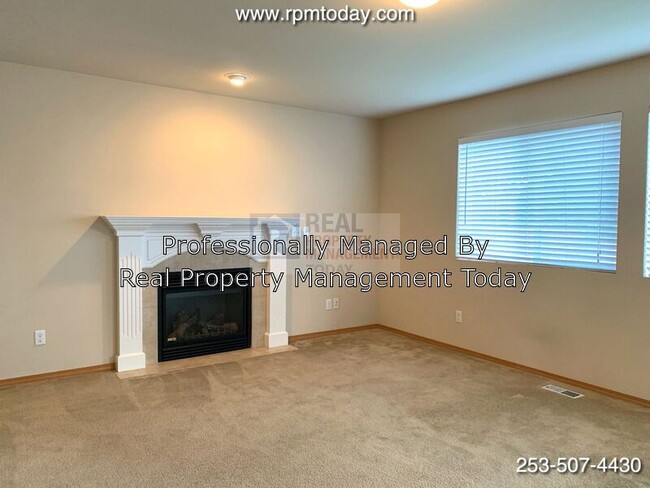 Building Photo - 17723 17th Ave E