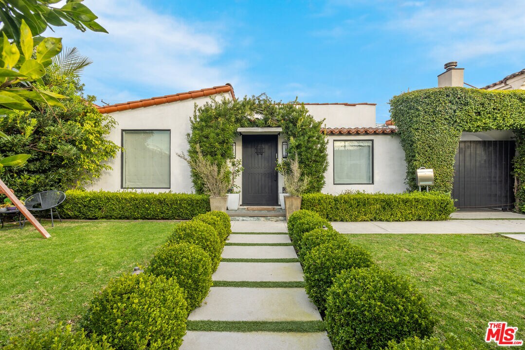 Primary Photo - 320 S Clark Dr
