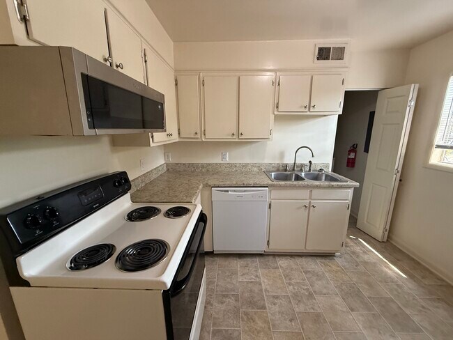 Foto del edificio - 425 S Church St