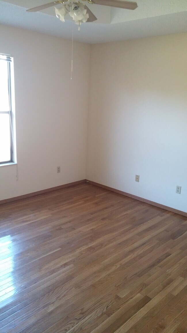 Foto del edificio - 5705 S Franklin Ave