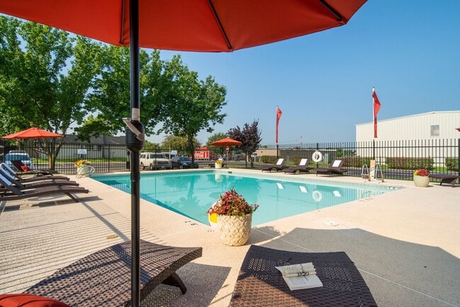 Foto del edificio - 1 Bedroom, 1 Easy Utility Fee — Stress-Free Living