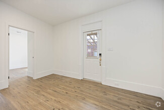Building Photo - 406 Roncesvalles Av