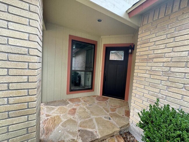 Foto del edificio - 411 Waterford Dr