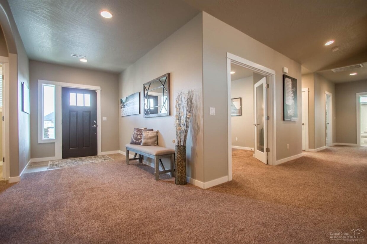 Foto principal - 4742 SW Volcano Ave