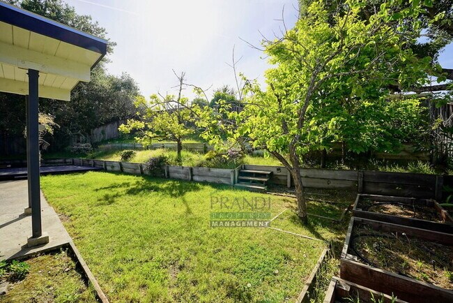 Foto del edificio - 955 Las Ovejas Ave