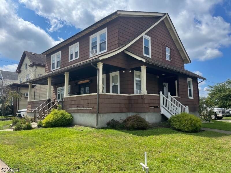 Primary Photo - 125 Marsellus Pl