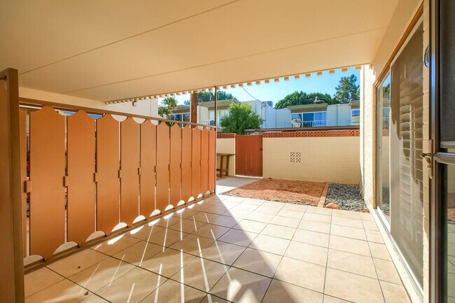 Building Photo - Two Bedroom Condo in Scottsdale