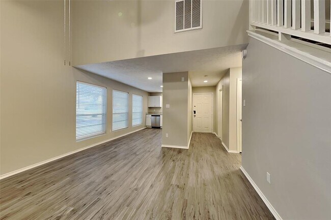 Building Photo - 2727 Dawn Star Dr