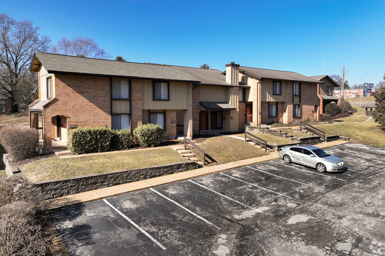 Primary Photo - The Knolls Townhomes