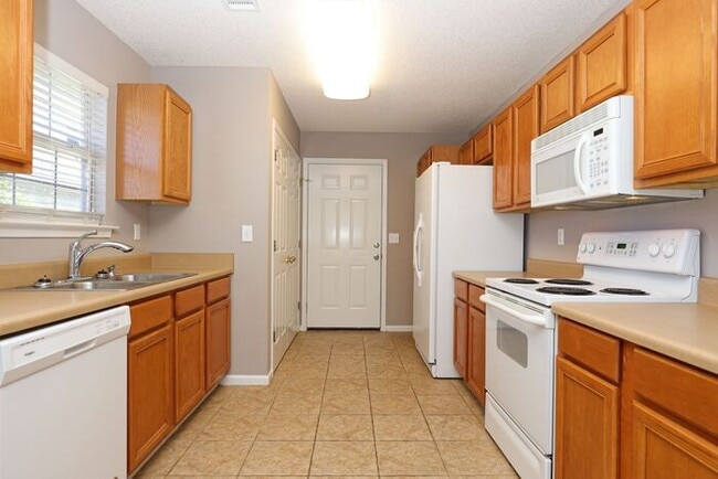 Building Photo - 305 Cotton Lakes Blvd