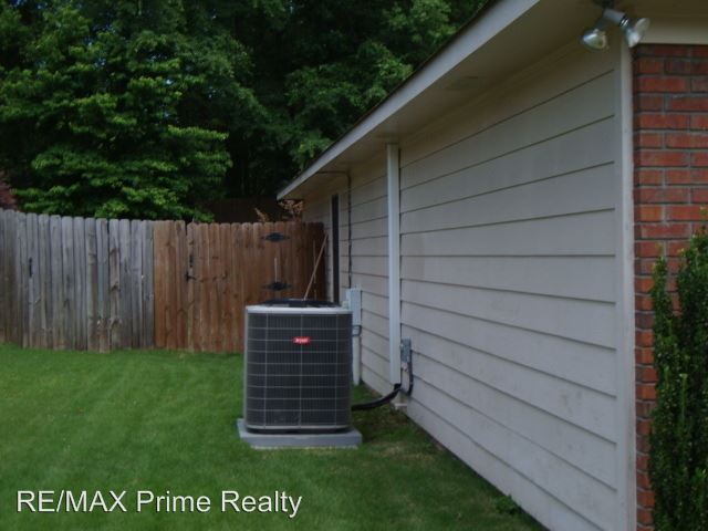 Foto del edificio - 2259 Birchwood Dr