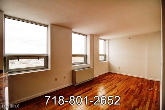 Building Photo - 360 Grove St