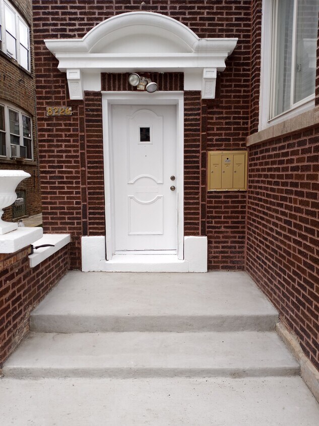 Primary Photo - 8226 S Sangamon St