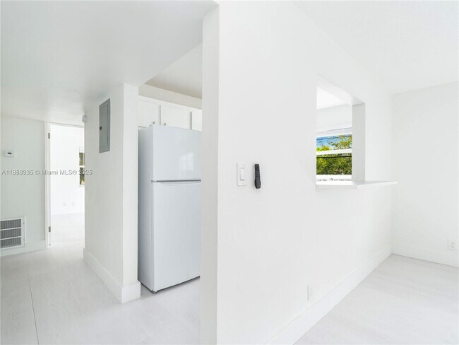 Foto del edificio - 2025 Miami Rd