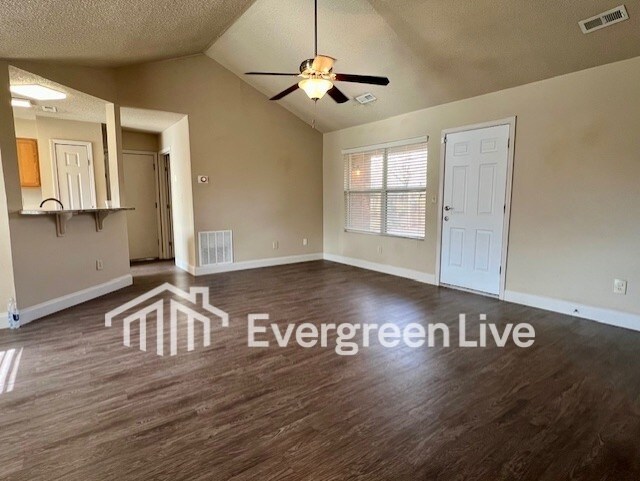 Foto del edificio - 101 Oakhurst Ct