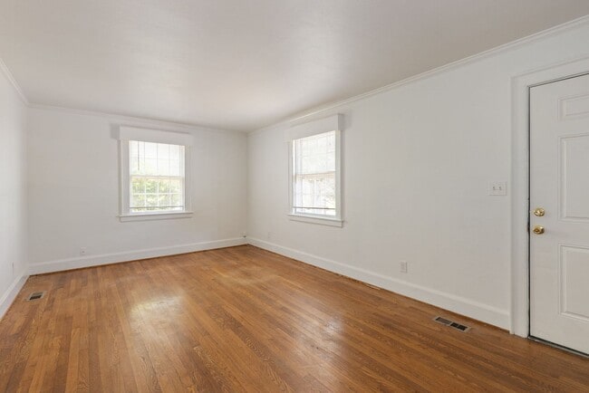 Building Photo - 317 35th St