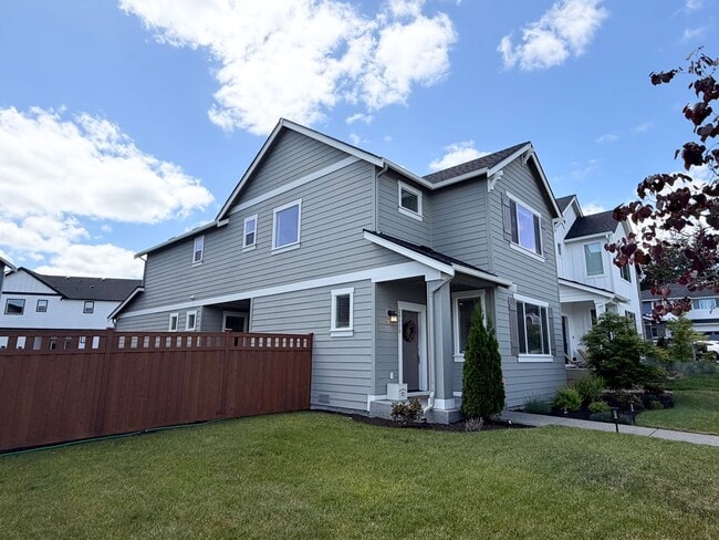 Building Photo - Stunning 2024 Bonney Lake/Tehaleh Home