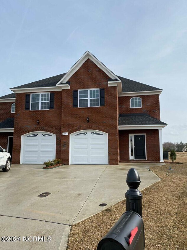 Primary Photo - 2105 Remington Ct