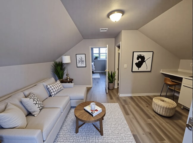 Second Floor Apartment Close to Woodlawn Park - Second Floor Apartment Close to Woodlawn Park
