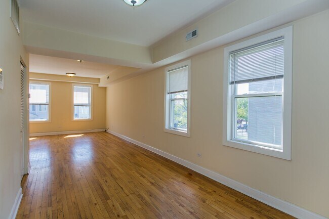 Building Photo - 1636 N Spaulding Ave