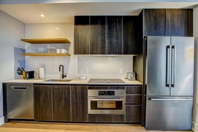 Building Photo - 48 East Ave