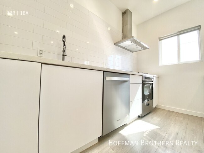 Foto del edificio - 421 1/2 N Coronado St-