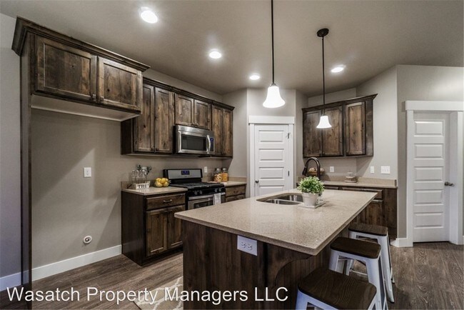 Foto del edificio - 4 br, 2.5 bath House - 14812 S. Patten Lane