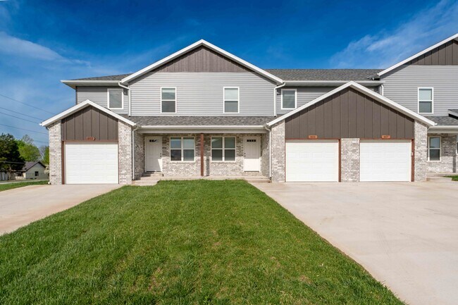 Foto del edificio - Oakwood Heights Townhomes